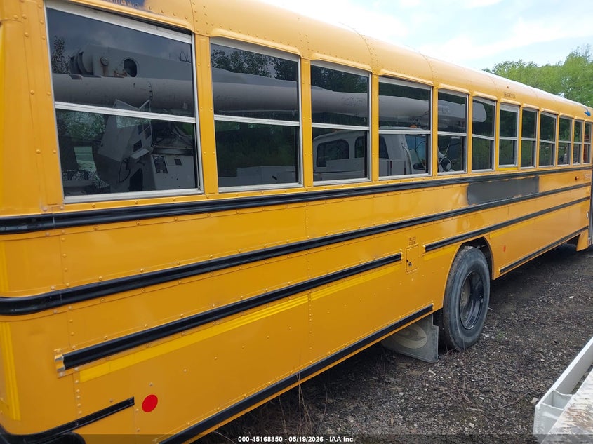 2019 Blue bird School bus / transit bus VIN 1BAKGCEA8KF354396 IAAI salvage auction — FRONT END, Clear (Michigan), sold $1,700 on 2026-07-08 (photo 4)