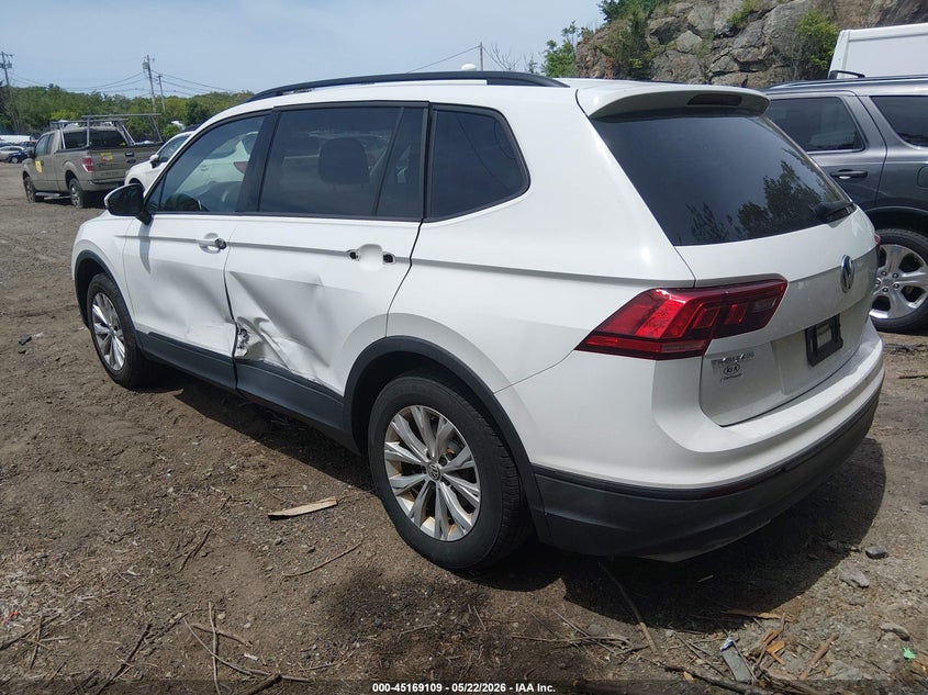 2018 Volkswagen Tiguan VIN 3VV1B7AX4JM028287 IAAI salvage auction — SIDE, Salvage (Massachusetts), sold $2,550 on 2026-07-09 (photo 3)