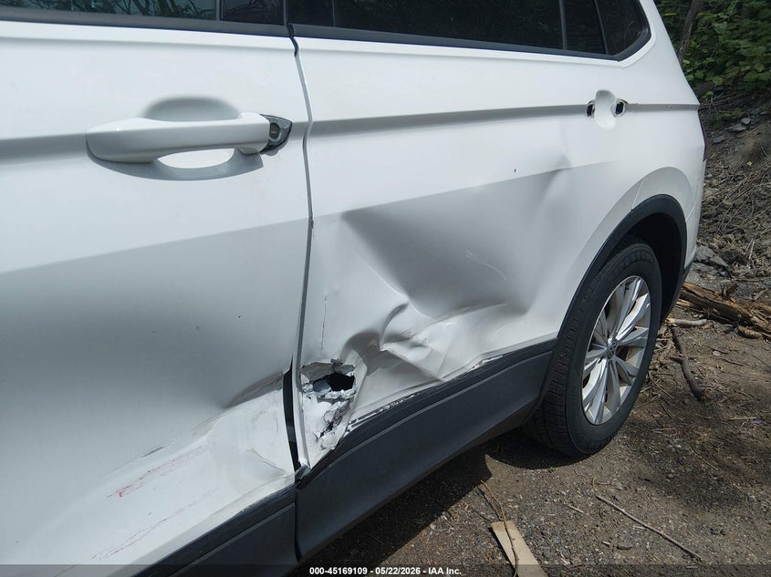 2018 Volkswagen Tiguan VIN 3VV1B7AX4JM028287 IAAI salvage auction — SIDE, Salvage (Massachusetts), sold $2,550 on 2026-07-09 (photo 6)