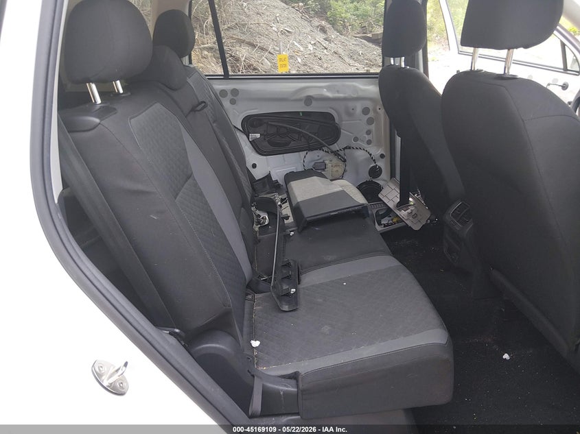 2018 Volkswagen Tiguan VIN 3VV1B7AX4JM028287 IAAI salvage auction — SIDE, Salvage (Massachusetts), sold $2,550 on 2026-07-09 (photo 8)