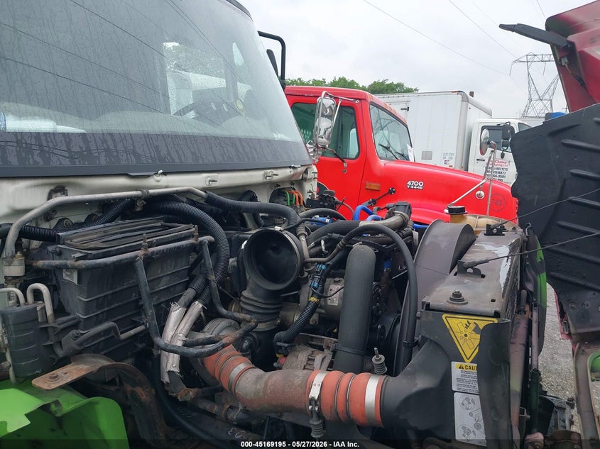 2009 International 4000 series VIN 1HTMMAAN99H139003 IAAI salvage auction — FRONT END, Clear (Pennsylvania), sold $25 on 2026-07-31 (photo 9)