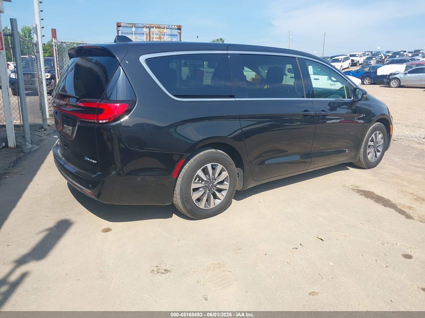 2023 Chrysler Pacifica VIN 2C4RC1L72PR584110 IAAI salvage auction — NORMAL WEAR, Sf97 (Mississippi), sold $12,300 on 2026-07-16 (photo 4)