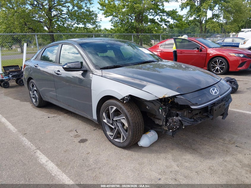 2025 Hyundai Elantra VIN KMHLM4DG1SU902454 IAAI salvage auction — FRONT END, Salvage Title, sold $4,350 on 2026-08-20 (photo 1)