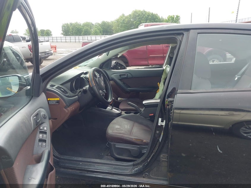 2010 Kia Forte VIN KNAFU4A2XA5829469 IAAI salvage auction — RIGHT SIDE, Salvage (Arkansas), sold $400 on 2026-07-08 (photo 5)
