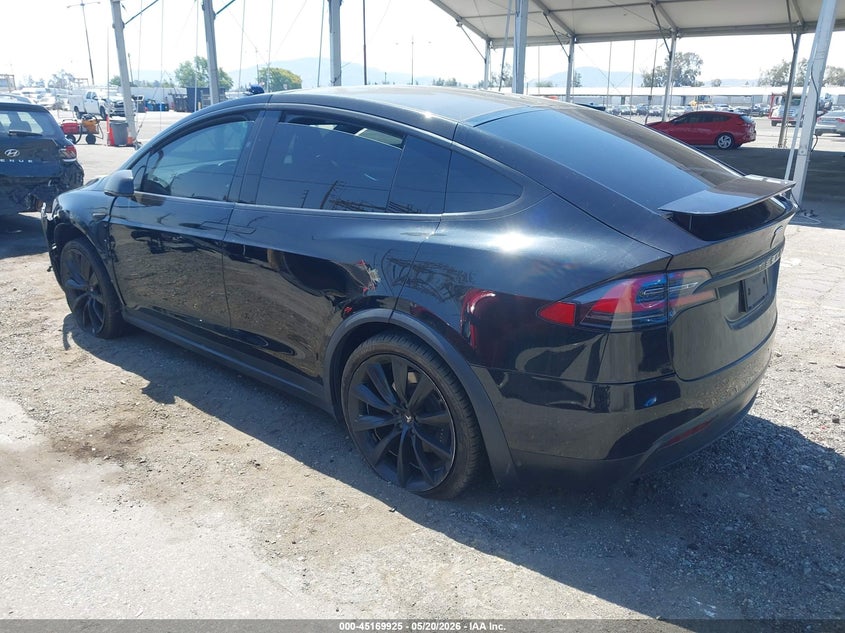 2017 Tesla Model x VIN 5YJXCBE24HF077298 IAAI salvage auction — LEFT FRONT, Salvage (California), sold $7,600 on 2026-07-16 (photo 3)