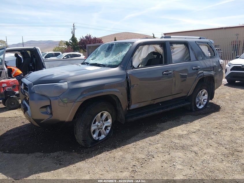 2020 Toyota 4runner VIN JTEBU5JRXL5800542 IAAI salvage auction — VANDALISM, Salvage (Nevada), sold $1,250 on 2026-07-10 (photo 2)