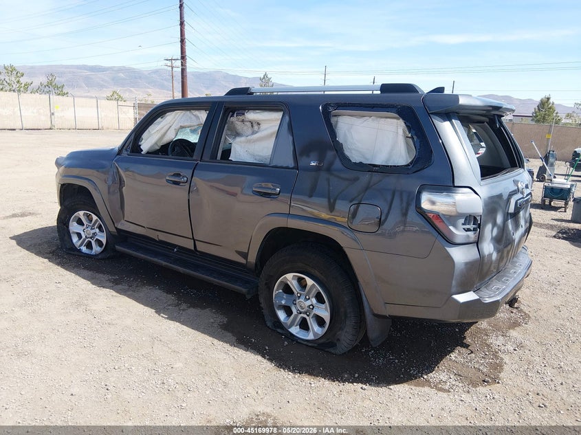 2020 Toyota 4runner VIN JTEBU5JRXL5800542 IAAI salvage auction — VANDALISM, Salvage (Nevada), sold $1,250 on 2026-07-10 (photo 3)