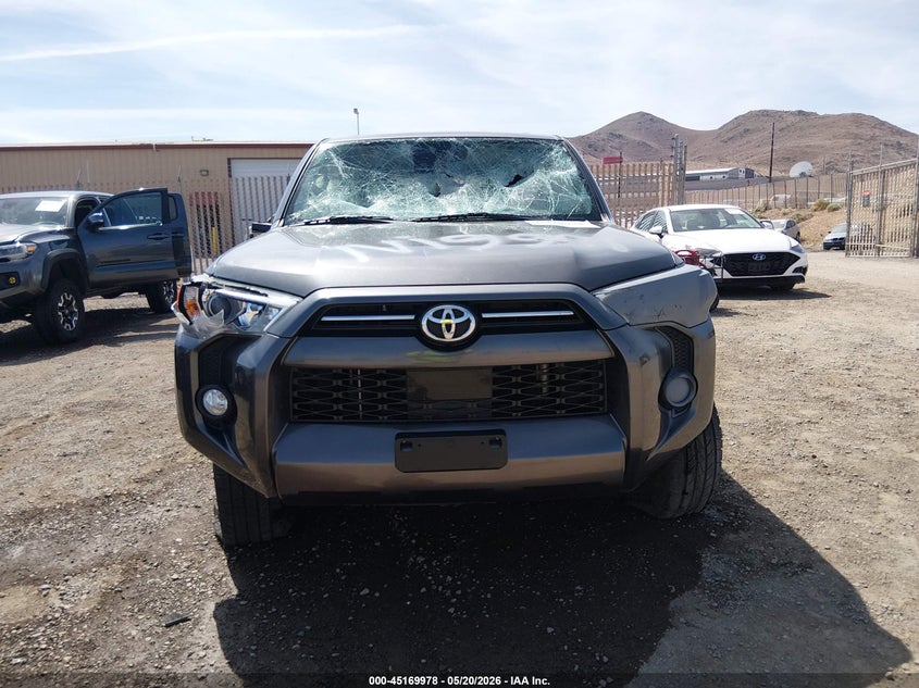 2020 Toyota 4runner VIN JTEBU5JRXL5800542 IAAI salvage auction — VANDALISM, Salvage (Nevada), sold $1,250 on 2026-07-10 (photo 6)
