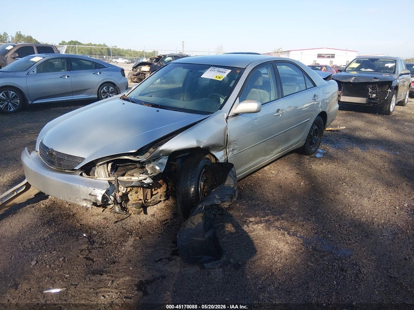 2004 Toyota Camry VIN JTDBE30K340261853 IAAI salvage auction — LEFT & RIGHT, Salvage (South Carolina), sold $225 on 2026-07-08 (photo 2)