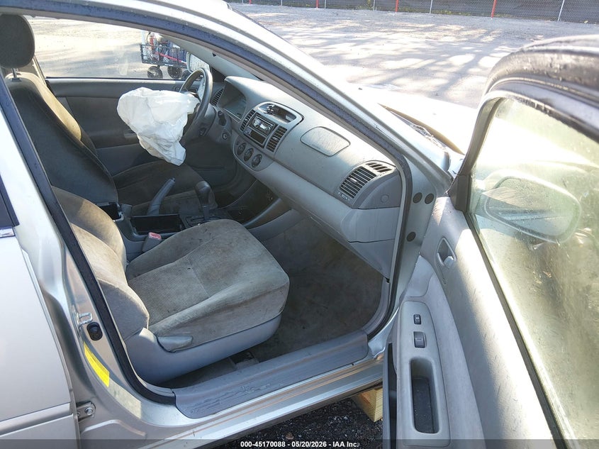 2004 Toyota Camry VIN JTDBE30K340261853 IAAI salvage auction — LEFT & RIGHT, Salvage (South Carolina), sold $225 on 2026-07-08 (photo 5)