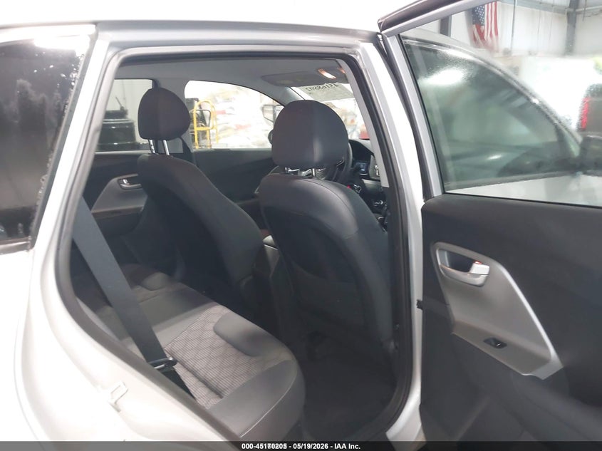 2019 Kia Niro VIN KNDCB3LC2K5218963 IAAI salvage auction — NORMAL WEAR, Sf97 (Illinois), sold $9,950 on 2026-07-14 (photo 8)