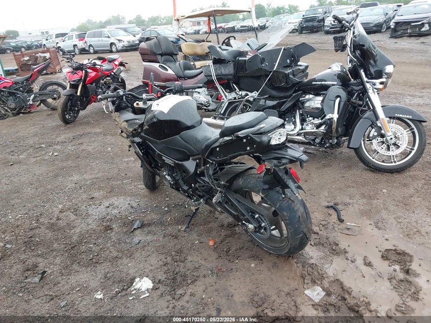 2024 Suzuki Gsx VIN JS1EK12B6R7100557 IAAI salvage auction — ALL OVER, Salvage (Ohio), sold $2,450 on 2026-07-08 (photo 3)