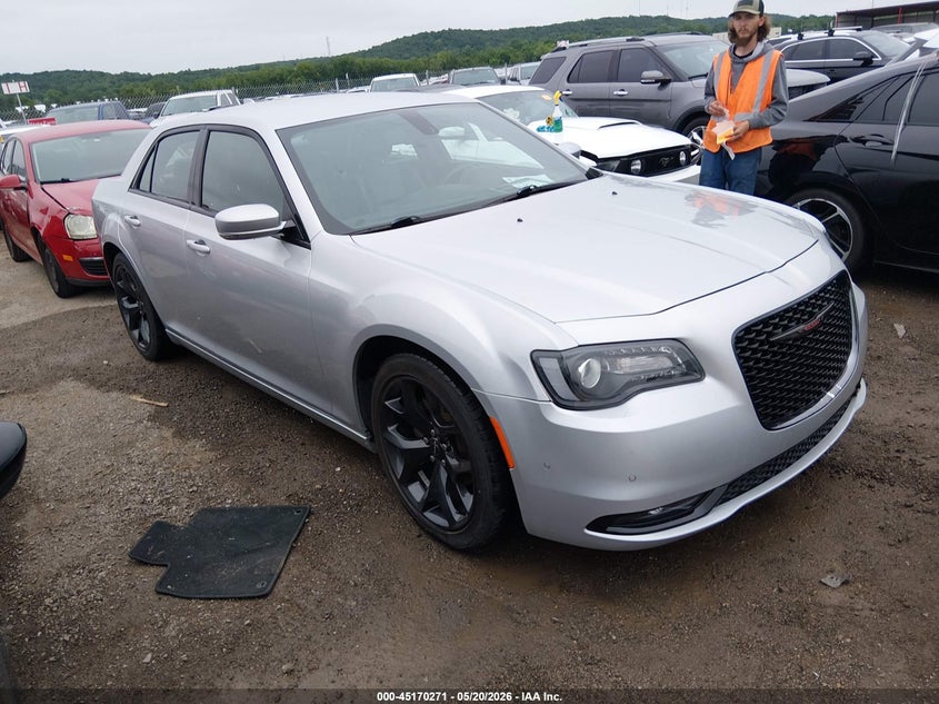2021 Chrysler 300 VIN 2C3CCABG0MH549756 — IAAI salvage auction photo