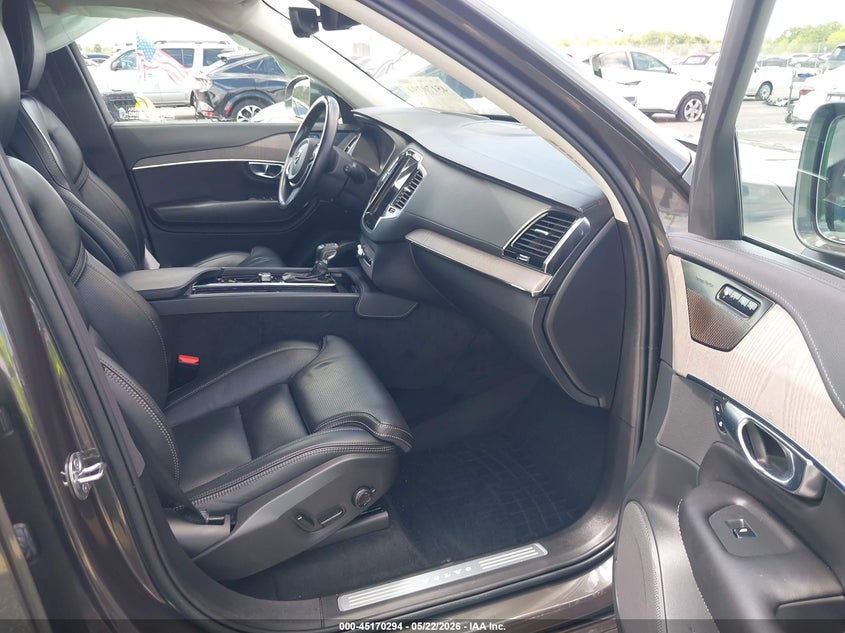2022 Volvo Xc90 VIN YV4A22PL2N1823330 IAAI salvage auction — SIDE, Salvage Title, sold $14,400 on 2026-08-16 (photo 5)