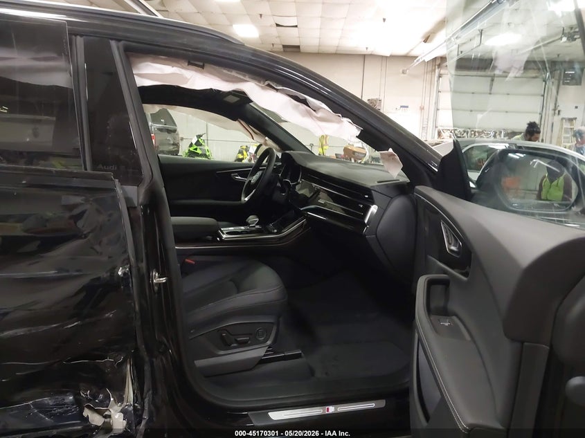 2026 Audi Q8 VIN WA1EVBF17TD011555 IAAI salvage auction — RIGHT SIDE, Salvage (Vermont), sold $38,900 on 2026-07-06 (photo 5)