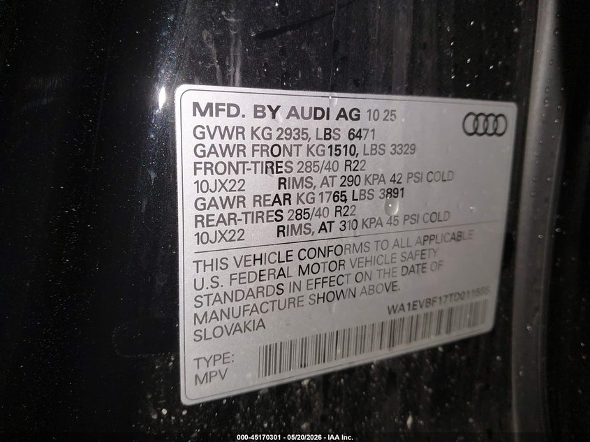 2026 Audi Q8 VIN WA1EVBF17TD011555 IAAI salvage auction — RIGHT SIDE, Salvage (Vermont), sold $38,900 on 2026-07-06 (photo 9)