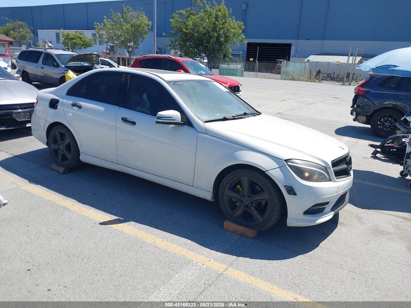 2010 Mercedes-benz C-klasse VIN WDDGF5EB7AF409041 IAAI salvage auction — RIGHT SIDE, Salvage (California), sold $825 on 2026-07-06 (photo 1)