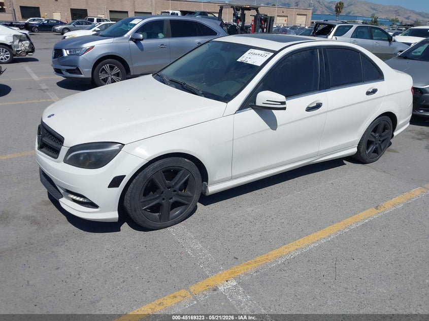 2010 Mercedes-benz C-klasse VIN WDDGF5EB7AF409041 IAAI salvage auction — RIGHT SIDE, Salvage (California), sold $825 on 2026-07-06 (photo 2)