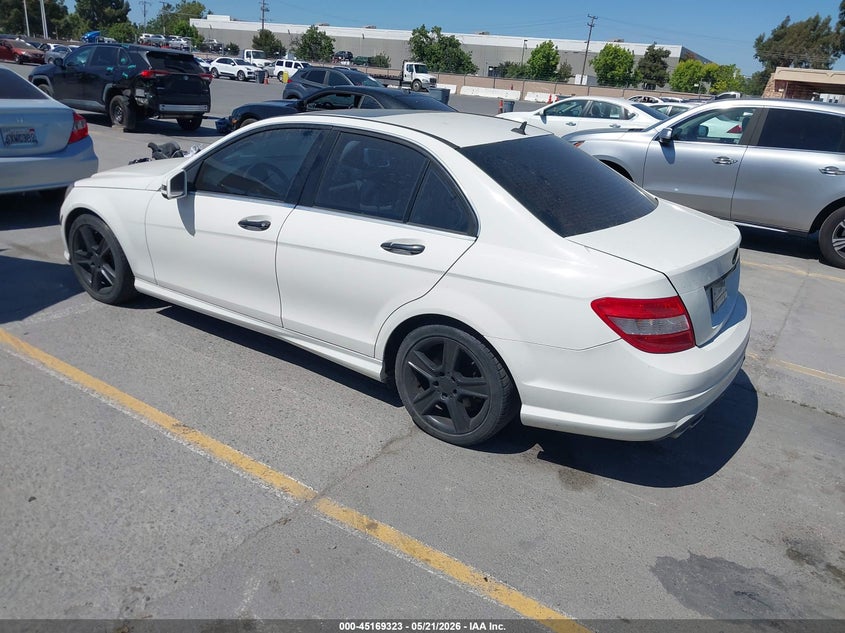 2010 Mercedes-benz C-klasse VIN WDDGF5EB7AF409041 IAAI salvage auction — RIGHT SIDE, Salvage (California), sold $825 on 2026-07-06 (photo 3)