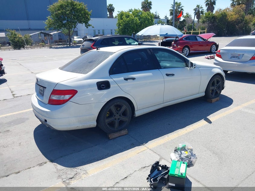 2010 Mercedes-benz C-klasse VIN WDDGF5EB7AF409041 IAAI salvage auction — RIGHT SIDE, Salvage (California), sold $825 on 2026-07-06 (photo 4)