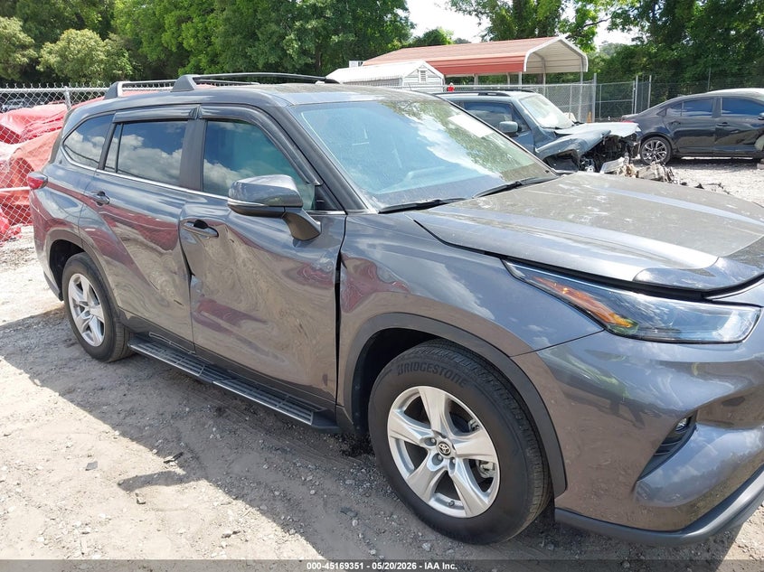 2023 Toyota Highlander VIN 5TDKDRAH7PS047202 IAAI salvage auction — RIGHT SIDE, Salvage (Georgia), sold $13,750 on 2026-07-31 (photo 6)