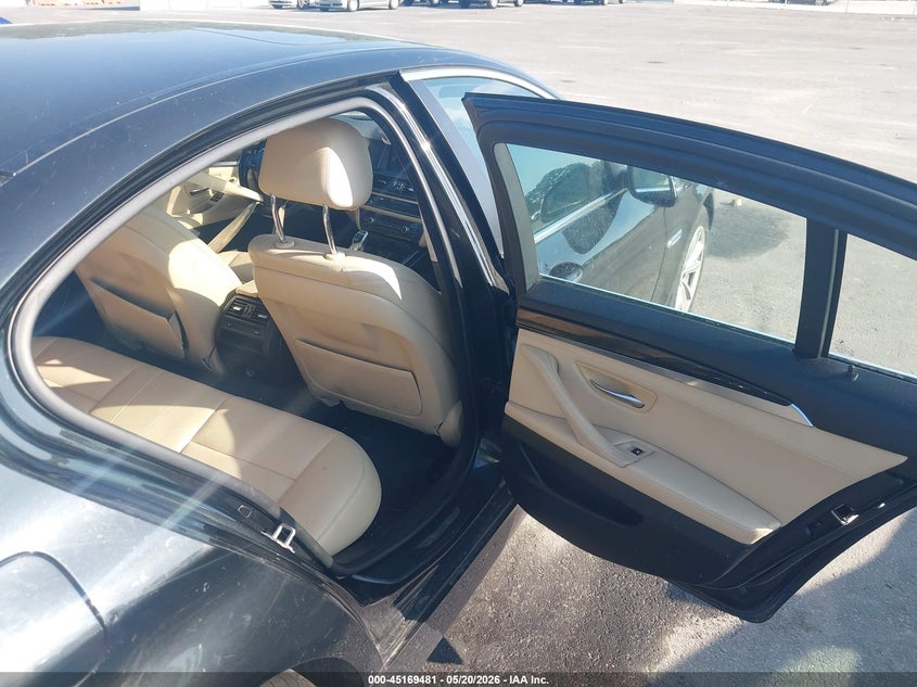 2016 BMW 5er VIN WBA5A7C54GG152056 IAAI salvage auction — NORMAL WEAR, Clear (Virginia), sold $425 on 2026-07-22 (photo 8)