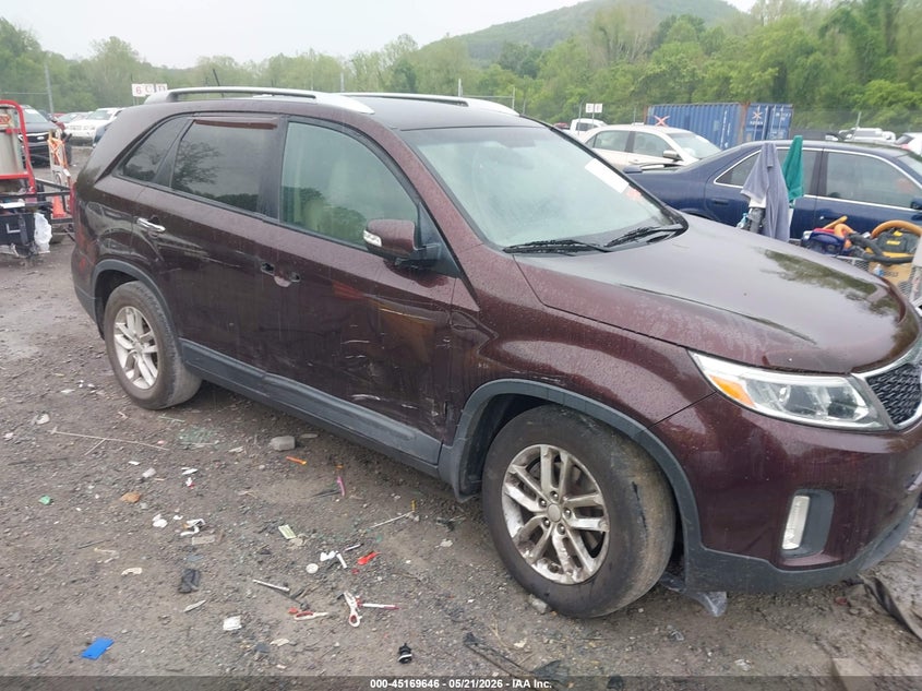 2015 Kia Sorento VIN 5XYKT3A6XFG653779 IAAI salvage auction — RIGHT SIDE, Clear (Virginia), sold $875 on 2026-07-28 (photo 1)