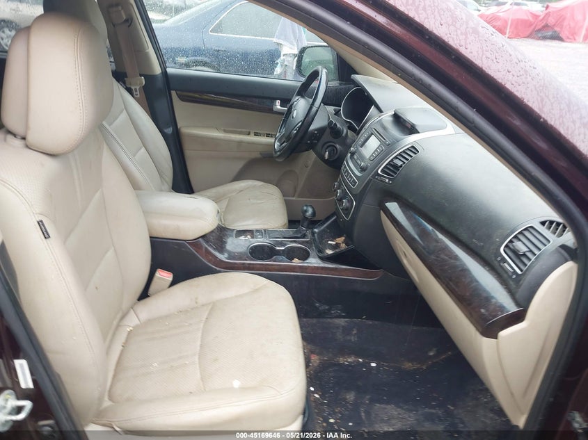 2015 Kia Sorento VIN 5XYKT3A6XFG653779 IAAI salvage auction — RIGHT SIDE, Clear (Virginia), sold $875 on 2026-07-28 (photo 5)