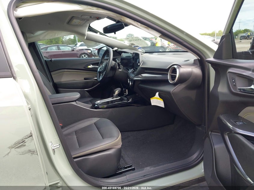 2025 Chevrolet Trax VIN KL77LKEPXSC279639 IAAI salvage auction — LEFT FRONT, Original (Texas), sold $4,650 on 2026-07-27 (photo 5)