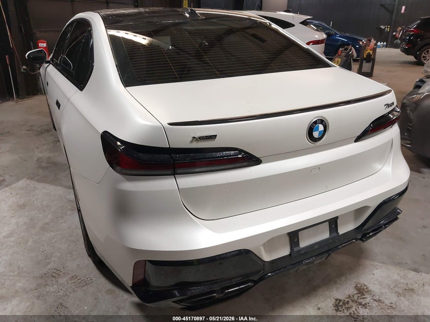 2024 BMW 7er VIN WBA33EJ0XRCR65702 IAAI salvage auction — FRONT END, Mv-907A (New York), sold $25,150 on 2026-07-07 (photo 3)