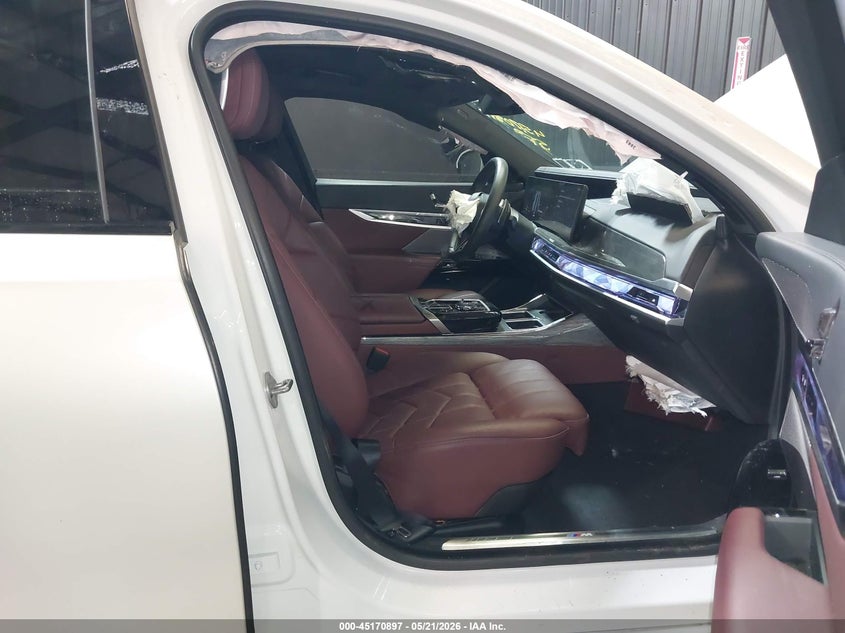 2024 BMW 7er VIN WBA33EJ0XRCR65702 IAAI salvage auction — FRONT END, Mv-907A (New York), sold $25,150 on 2026-07-07 (photo 5)