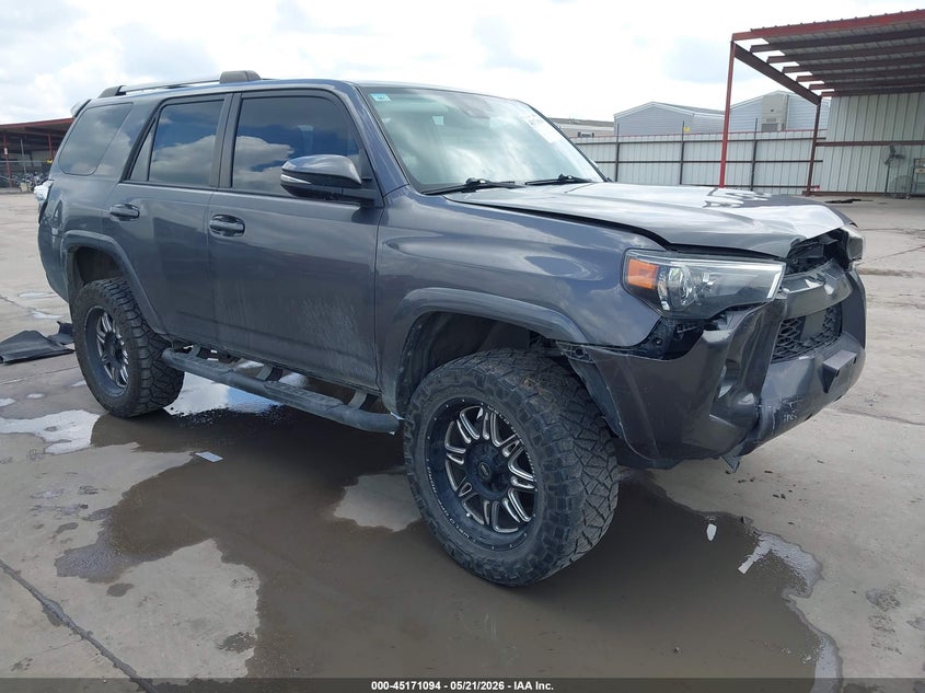 2022 Toyota 4runner VIN JTENU5JR7N6018905 IAAI salvage auction — LEFT FRONT, Original (Texas), sold $19,200 on 2026-07-28 (photo 1)