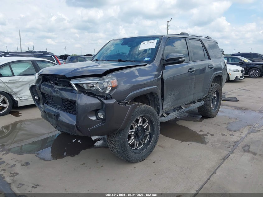 2022 Toyota 4runner VIN JTENU5JR7N6018905 IAAI salvage auction — LEFT FRONT, Original (Texas), sold $19,200 on 2026-07-28 (photo 2)