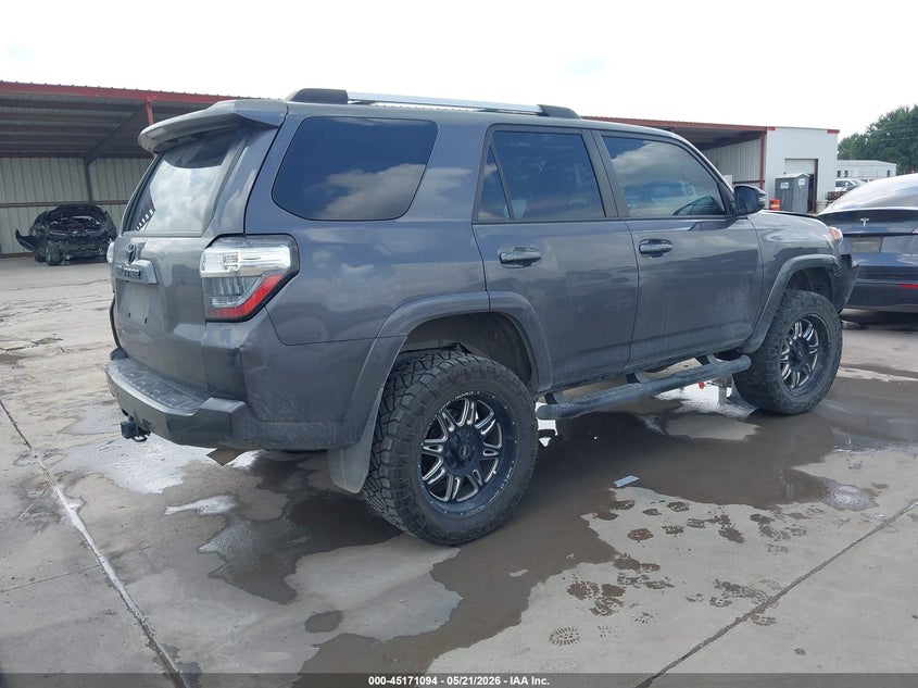 2022 Toyota 4runner VIN JTENU5JR7N6018905 IAAI salvage auction — LEFT FRONT, Original (Texas), sold $19,200 on 2026-07-28 (photo 4)