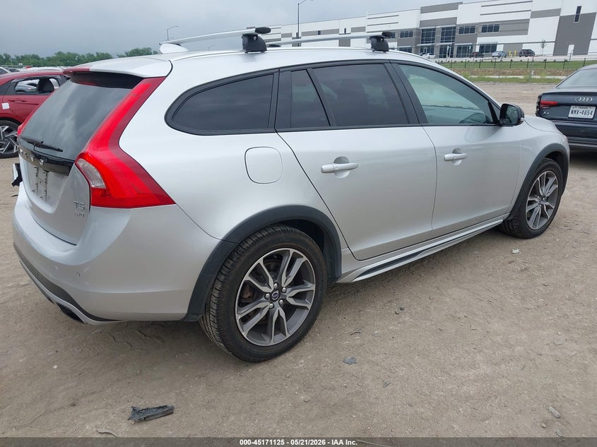 2016 Volvo V60 cross country VIN YV4612HM1G1007700 IAAI salvage auction — REAR END, Original (Texas), sold $2,900 on 2026-07-14 (photo 4)