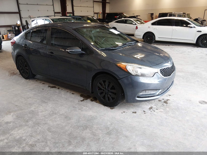 2015 Kia Forte VIN KNAFX4A65F5270902 IAAI salvage auction — LEFT SIDE, Salvage (Kentucky), sold $600 on 2026-07-29 (photo 1)