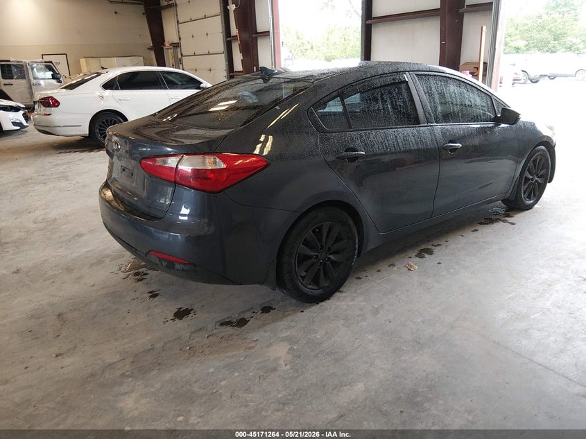 2015 Kia Forte VIN KNAFX4A65F5270902 IAAI salvage auction — LEFT SIDE, Salvage (Kentucky), sold $600 on 2026-07-29 (photo 4)