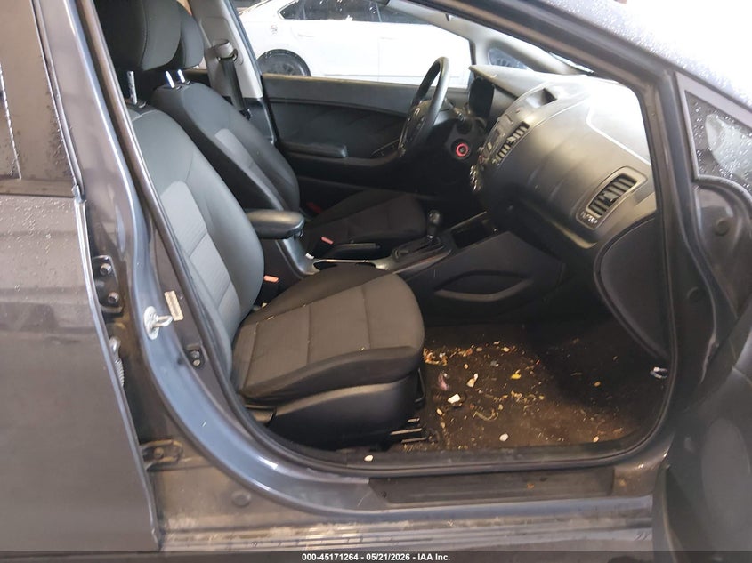 2015 Kia Forte VIN KNAFX4A65F5270902 IAAI salvage auction — LEFT SIDE, Salvage (Kentucky), sold $600 on 2026-07-29 (photo 5)