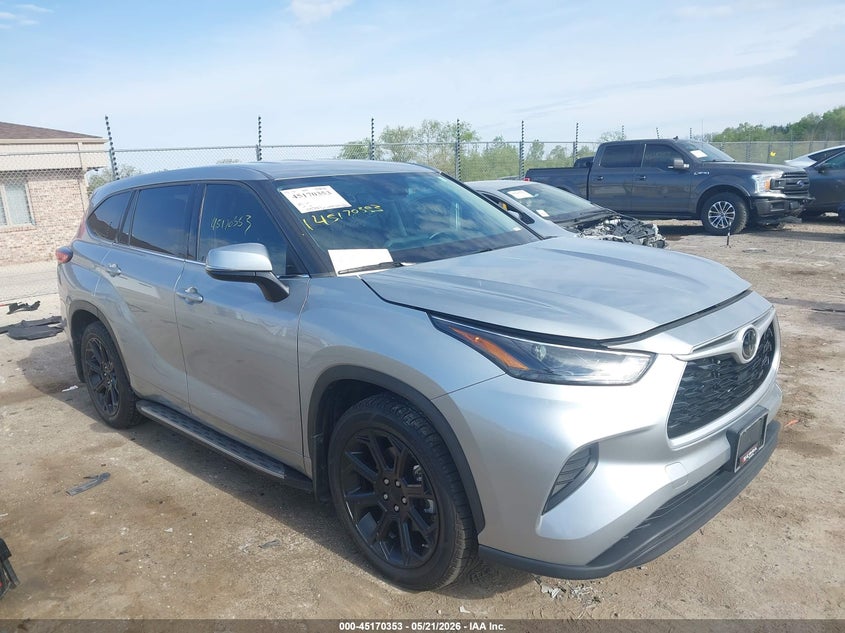 2022 Toyota Highlander VIN 5TDCZRAH4NS559888 IAAI salvage auction — REAR END, Clear Claim Paid (Wisconsin), sold $15,500 on 2026-07-28 (photo 1)