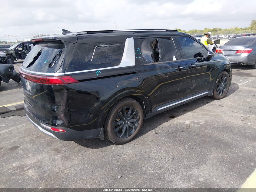 2022 Kia Carnival VIN KNDNE5H30N6079662 IAAI salvage auction — SIDE, Salvage Title, sold $9,550 on 2026-07-17 (photo 4)