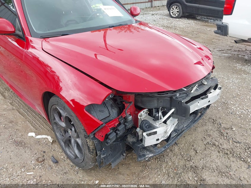 2017 Alfa romeo Giulia VIN ZARFAEEN5H7531163 IAAI salvage auction — FRONT END, Salvage (Ohio), sold $5,900 on 2026-07-09 (photo 6)
