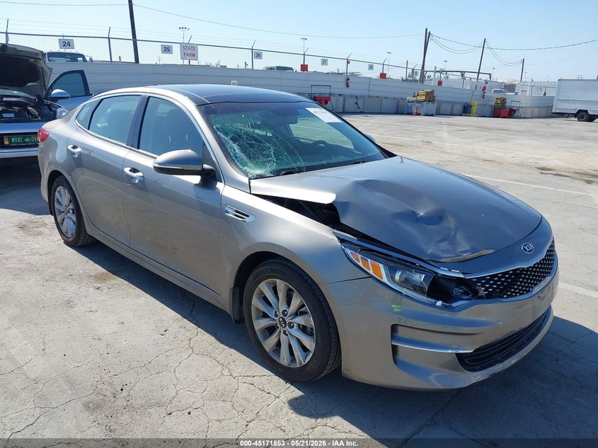 2018 Kia Optima VIN 5XXGU4L30JG226913 IAAI salvage auction — FRONT END, Salvage (California), sold $4,300 on 2026-07-08 (photo 6)