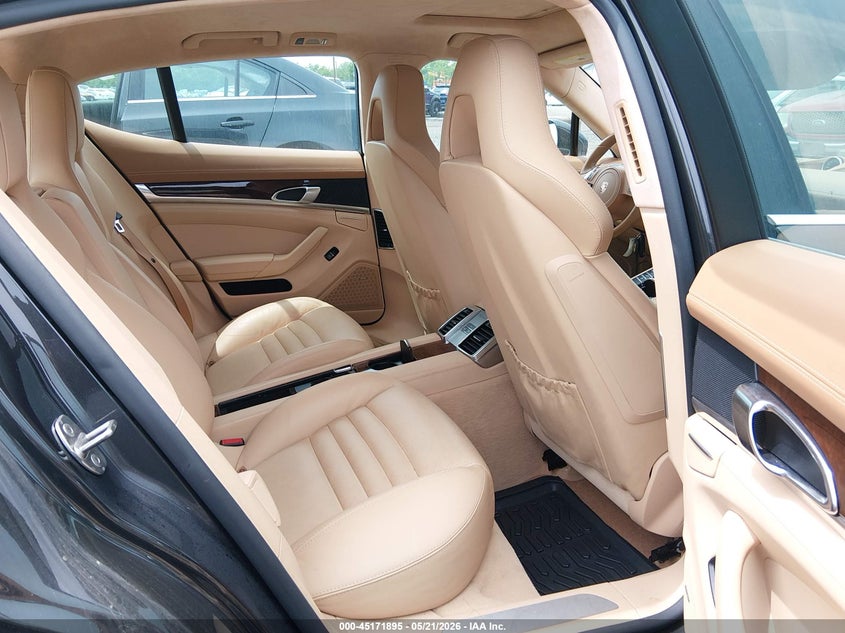 2011 Porsche Panamera VIN WP0AC2A78BL090664 IAAI salvage auction — NORMAL WEAR, Clear (Texas), sold $2,050 on 2026-07-29 (photo 8)