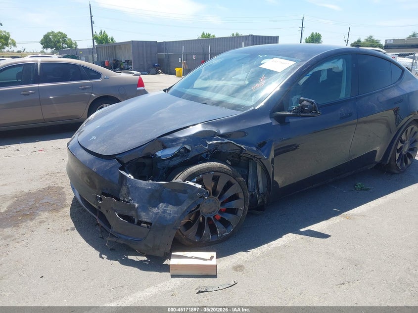 2024 Tesla Model y VIN 7SAYGDEF3RF020778 IAAI salvage auction — LEFT SIDE, Salvage (California), sold $9,500 on 2026-07-22 (photo 6)