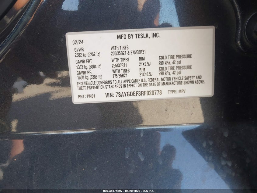 2024 Tesla Model y VIN 7SAYGDEF3RF020778 IAAI salvage auction — LEFT SIDE, Salvage (California), sold $9,500 on 2026-07-22 (photo 9)