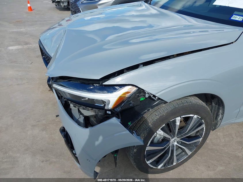 2025 Volvo Xc60 VIN YV4M12RC0S1069059 IAAI salvage auction — FRONT END, Original (Texas), sold $17,500 on 2026-08-11 (photo 6)