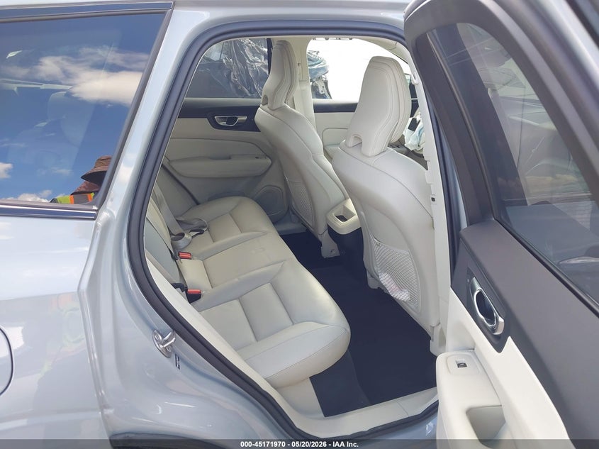 2025 Volvo Xc60 VIN YV4M12RC0S1069059 IAAI salvage auction — FRONT END, Original (Texas), sold $17,500 on 2026-08-11 (photo 8)