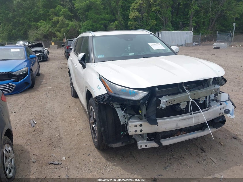 2021 Toyota Highlander VIN 5TDGZRBH0MS534050 IAAI salvage auction — FRONT END, Salvage Title, sold $9,100 on 2026-07-21 (photo 1)