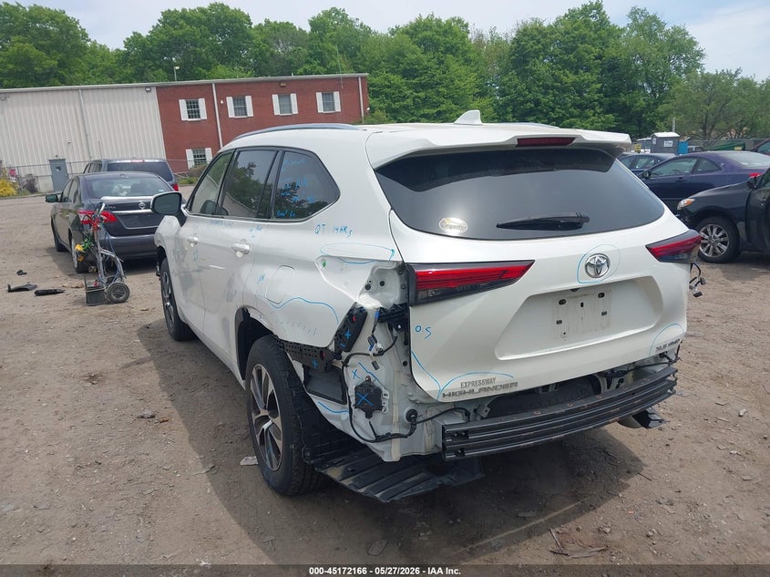 2021 Toyota Highlander VIN 5TDGZRBH0MS534050 IAAI salvage auction — FRONT END, Salvage Title, sold $9,100 on 2026-07-21 (photo 3)