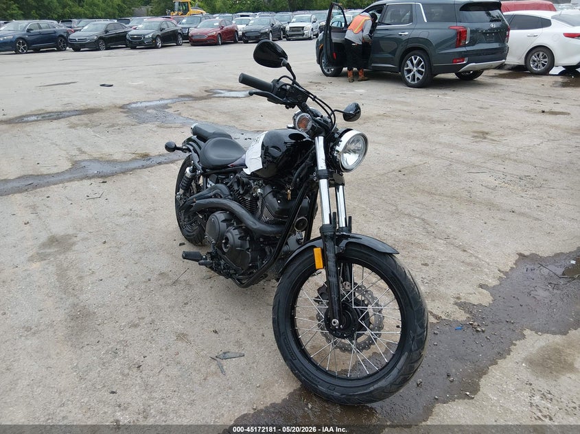 2019 Yamaha Xv VIN JYAVN05E4KA014648 IAAI salvage auction — LEFT & RIGHT, Salvage (Kansas), sold $1,325 on 2026-07-20 (photo 1)